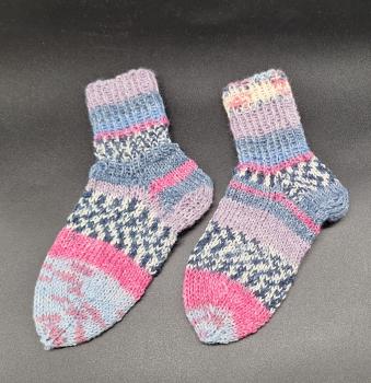 Handgestrickte Socken Größe 22 - 23