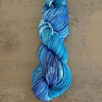 Handgefärbte Wolle, als Strang