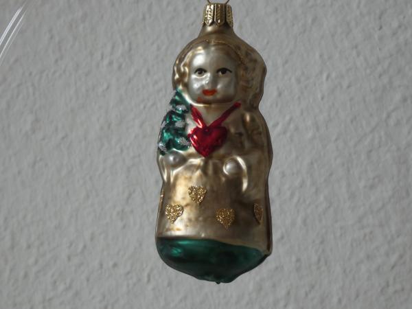 Engel mit Herzkette